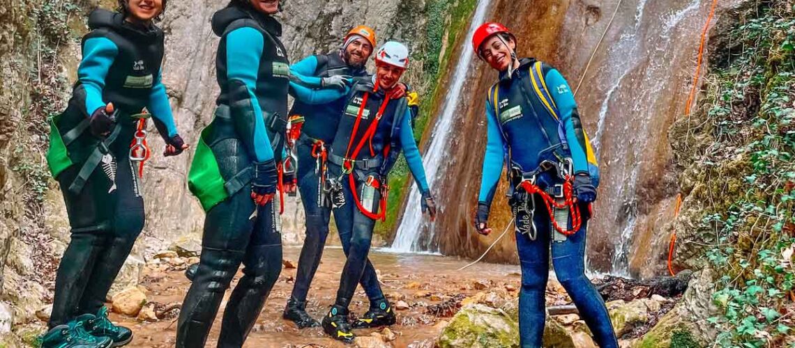 canyoning-umbria-torrentismo-valnerina-spoleto-perugia-forra-casco-recovery-energy4
